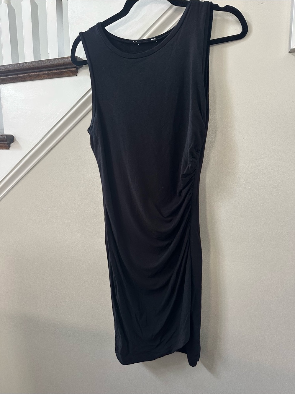 Good American Black Sleeveless Ruched Midi Dress